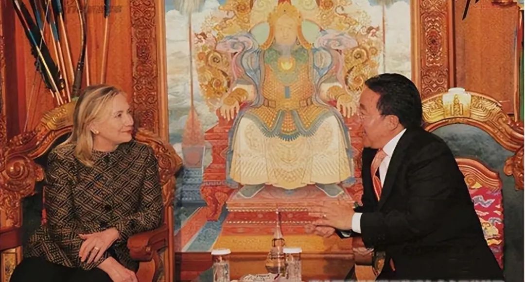 普京提醒蒙古:确保对华能源通道,蒙古“第三邻国”梦还有多久?