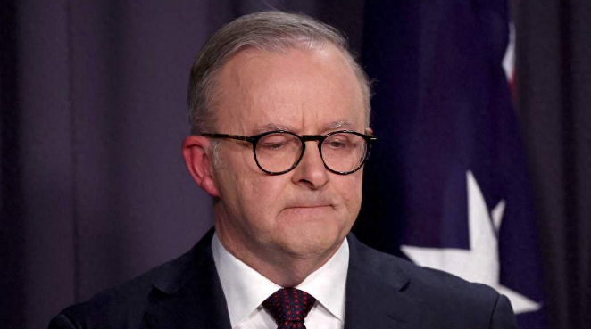 英国跳反,偷偷和中国重启经贸往来!美国对华包围失败