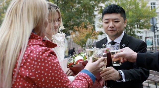 网传娶乌克兰老婆的反贼被乌克兰抓了,涉嫌多项重罪