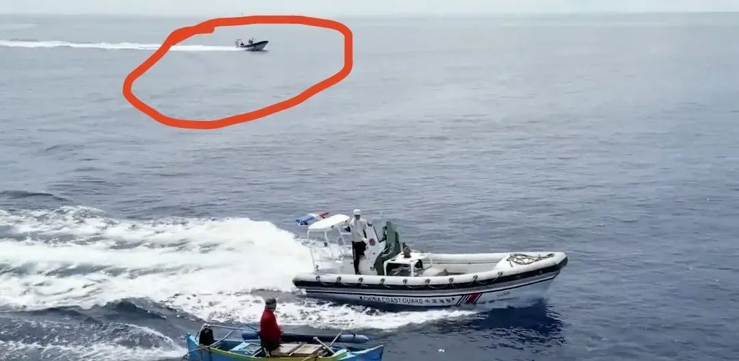 强闯黄岩岛失败之后,菲律宾再度出招,派遣“水鬼”割断中国浮标