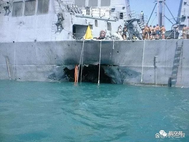 美军舰疯狂开火,激战9个小时击落胡塞武装4枚导弹15架无人机。胡塞武装表现出了大胆的态度