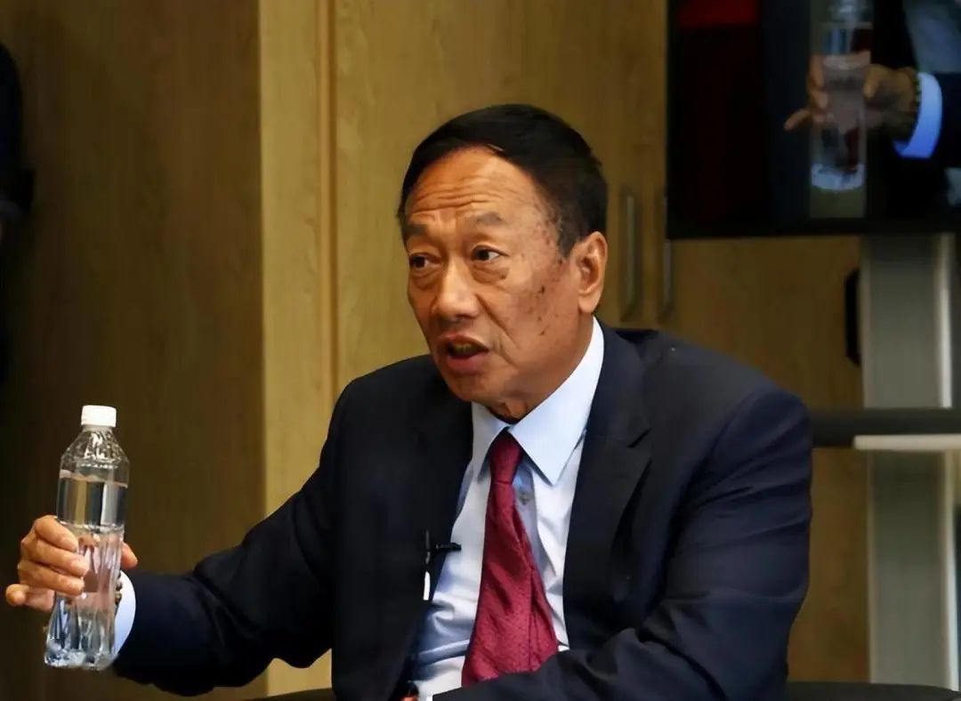 被郭台铭恶心到了,吃饭砸锅,国人不容