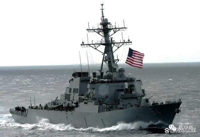 美军舰疯狂开火,激战9个小时击落胡塞武装4枚导弹15架无人机。胡塞武装表现出了大胆的态度