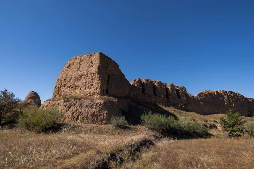 有诗有狗,可能有战斗:明代边防士兵的一天