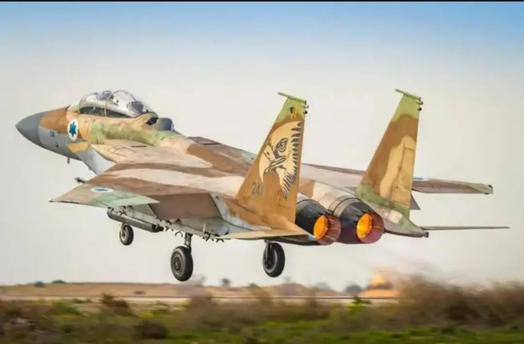 地狱之门打开了!以色列不再“敲屋顶”,10000吨炸弹摧毁加沙