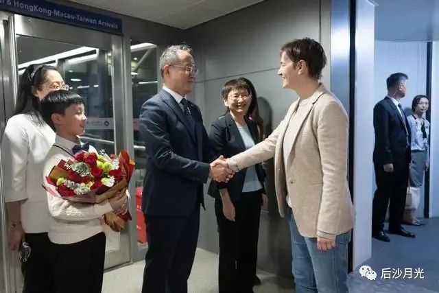 来自美国的死亡威胁!这位情报局长辞职