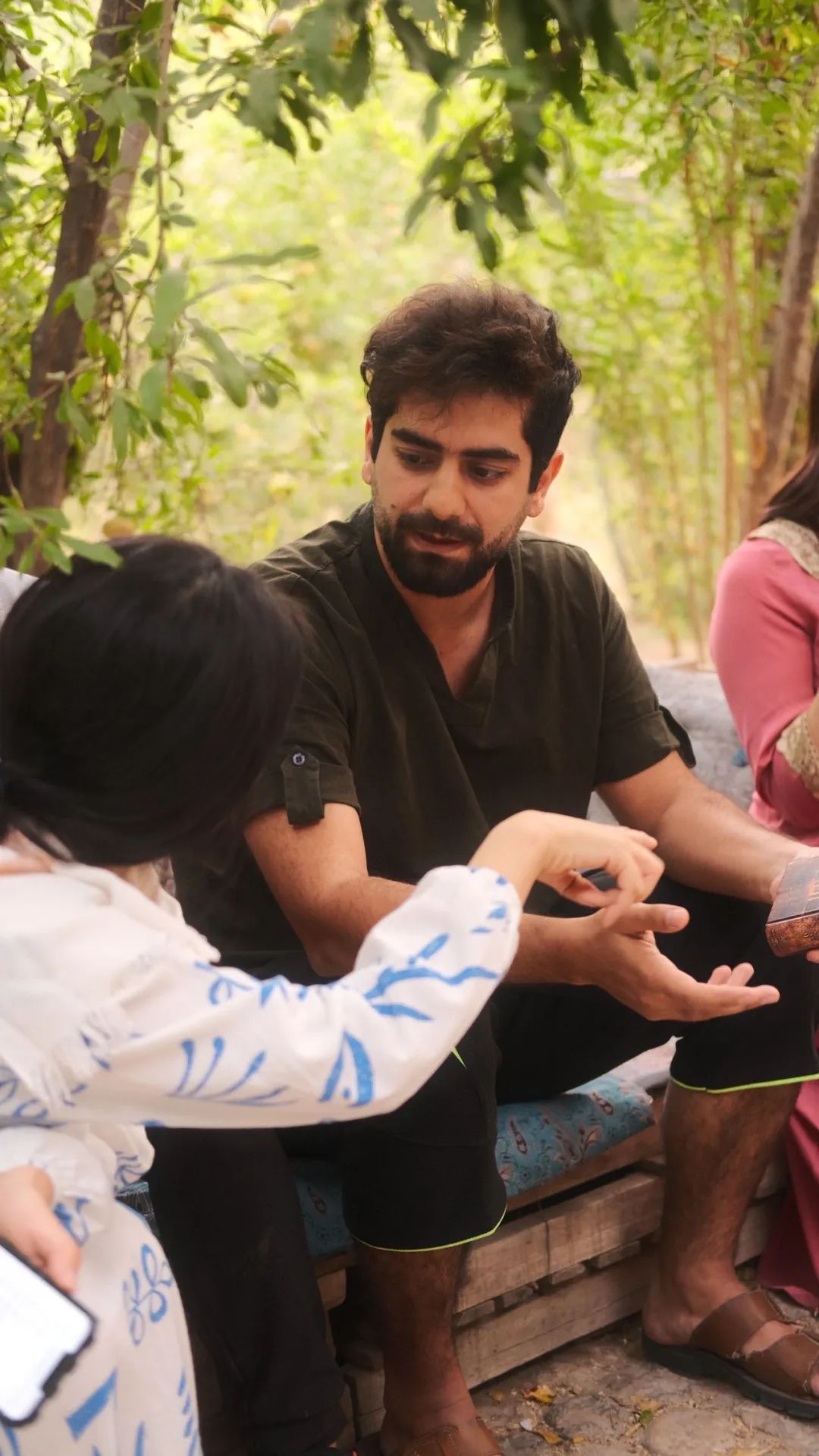 亲历:被美国制裁了40年的大国, 小孩都在拼命学中文