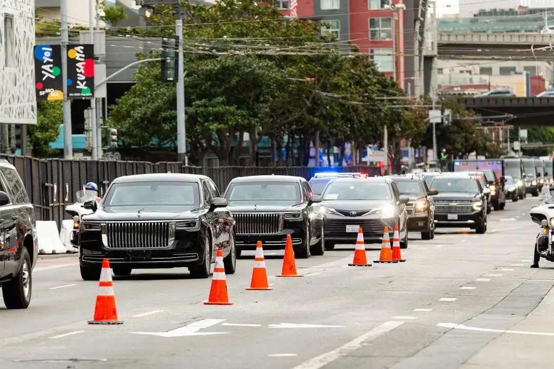 缓和、示好、交流,不寻常对华动作:总感觉既对劲,又有暗流