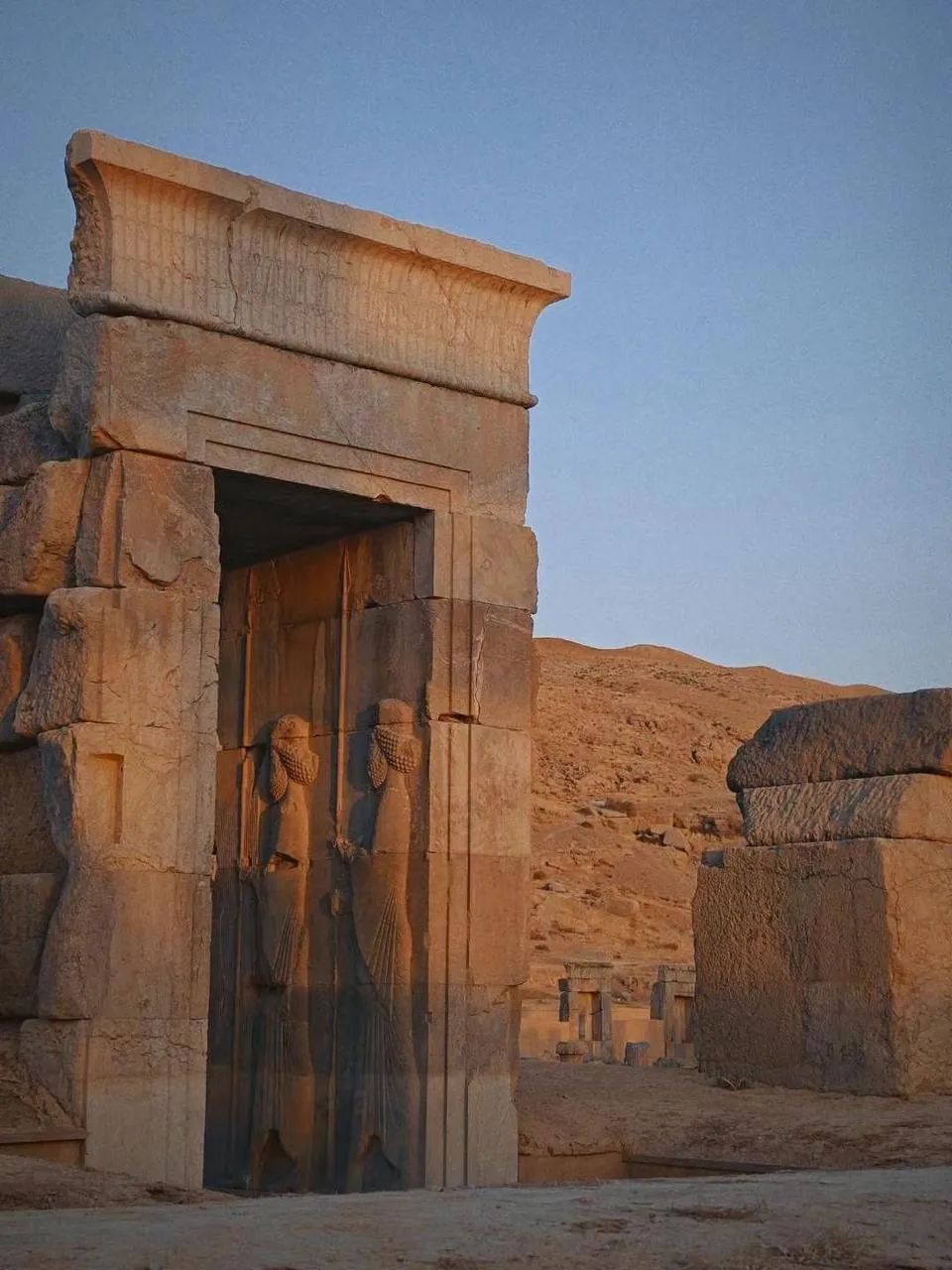 亲历:被美国制裁了40年的大国, 小孩都在拼命学中文