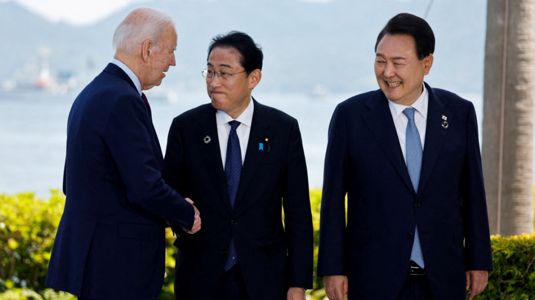 中日韩外长会结束,王毅外长为何提前返回国内?