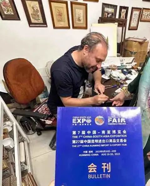 亲历:被美国制裁了40年的大国, 小孩都在拼命学中文