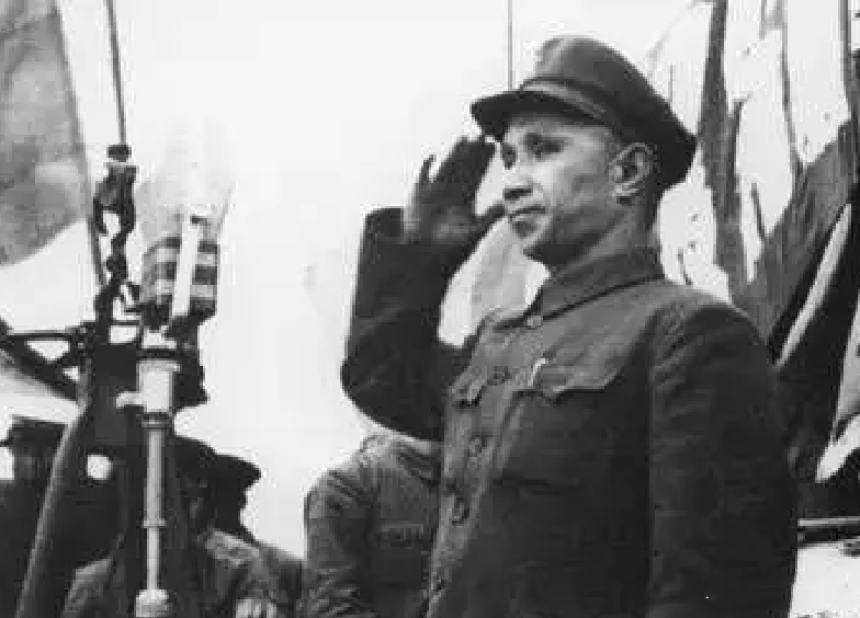 1950年一天,蒋介石心烦意乱,蒋经国闯入:说句话让蒋介石兴奋