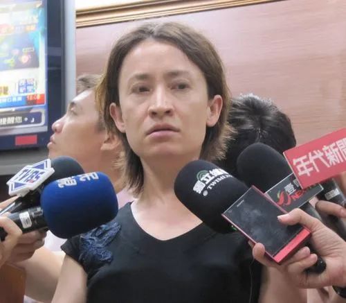 混乱不堪的台湾,今天迎来了重磅消息