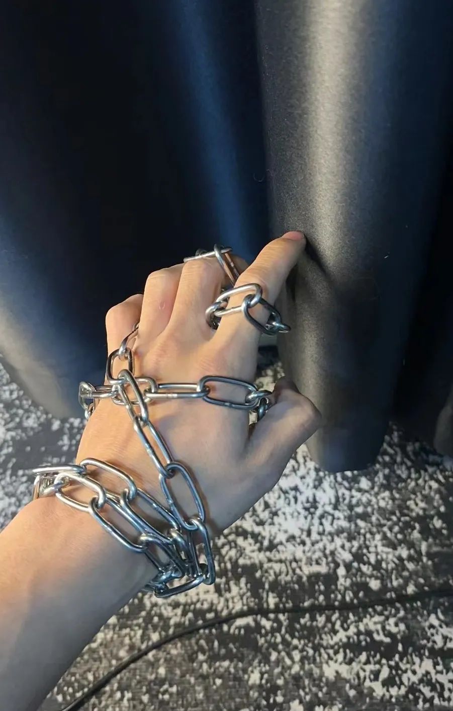 当一个男人决定去擦边