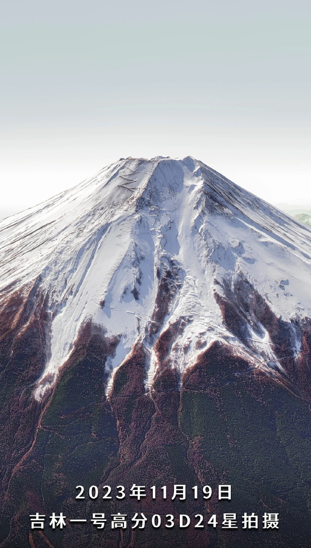 中国卫星把富士山拍了个遍，这张照片被美军看到，他们肯定坐不住