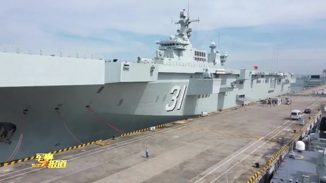 逆天!中国075型攻击舰居然装上了“滑跃式甲板”?