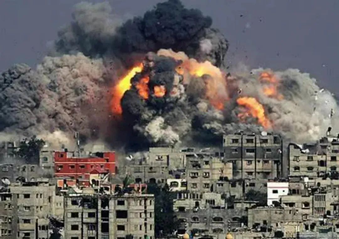 乌克兰挨揍600天,美国一兵未出!以色列遭袭次日美军倾巢出动