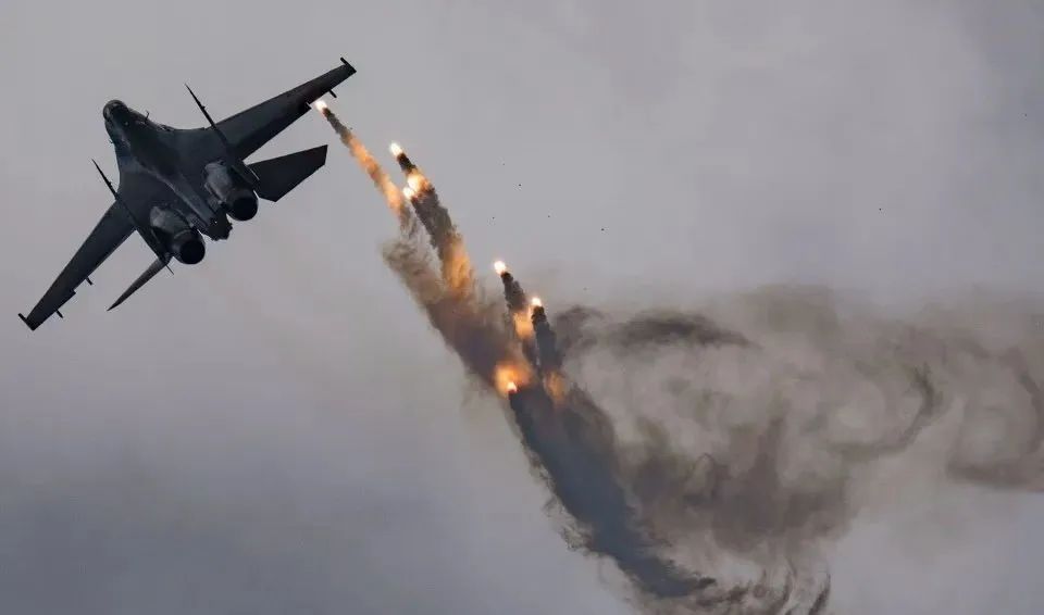 不忍了!中国战机在南海被迫开火!