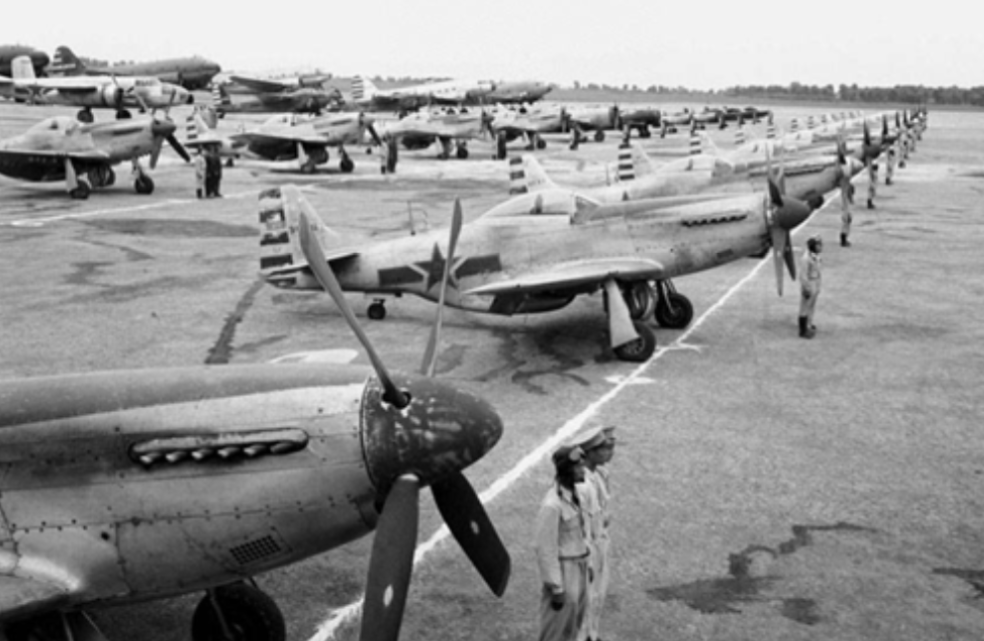 1950年一天,蒋介石心烦意乱,蒋经国闯入:说句话让蒋介石兴奋