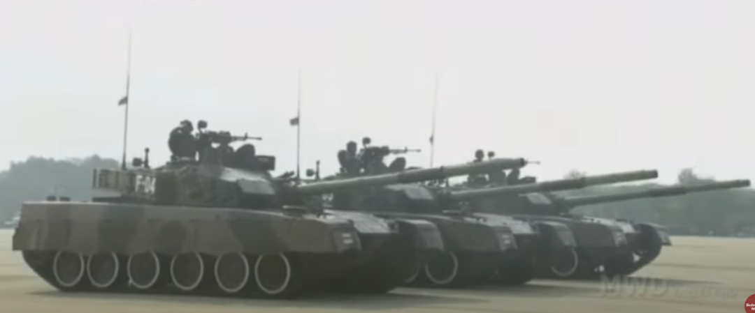 装甲兵开着中国战车被大铁锤活捉！缅军买了好装备怎么打仗这么菜？