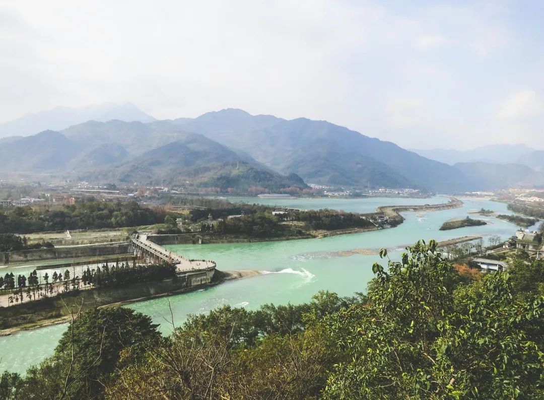 与洪水作战：缺乏现代科技的古人如何治理长江？