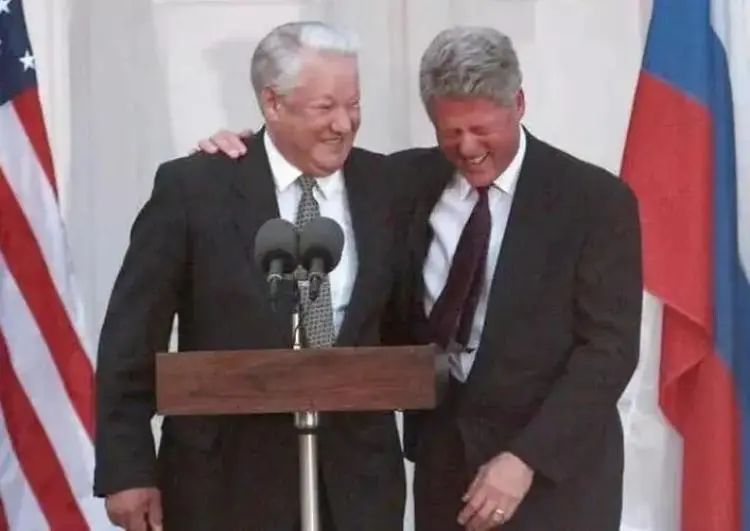 普京对苏联遗留的内鬼心太软,提醒中国:警惕“战略内鬼”作乱