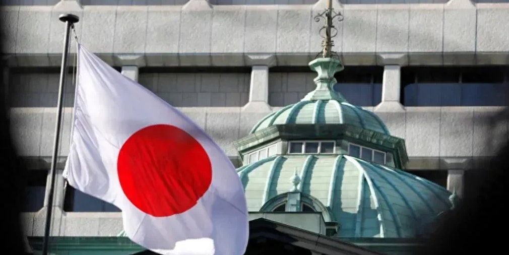 美国悄悄对中国布局3件事,唱衰、脱钩,最后以战争手段解决?