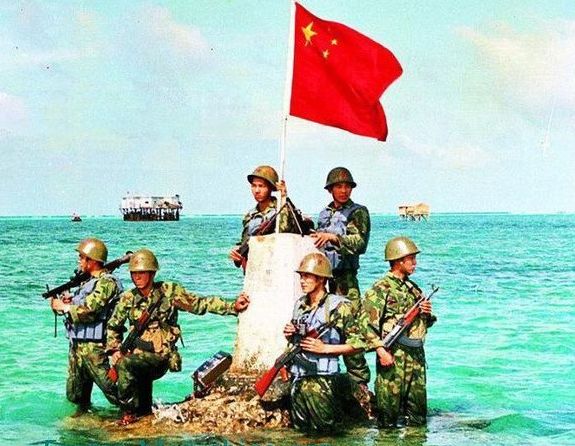 永暑礁长大了,110艘不沉的航空母舰震慑中国南海