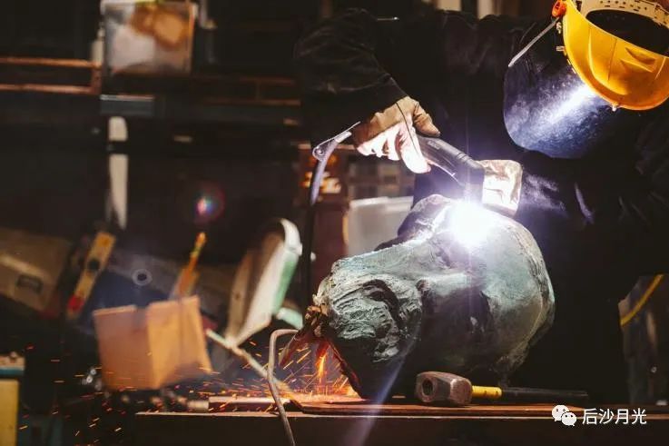 拜登“破四旧”,居然破到阿灵顿国家公墓