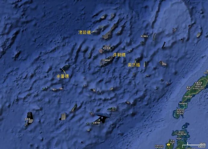 航拍照片显示：南海牛轭礁附近135艘中国船只结成联营，气势蔚为壮观！