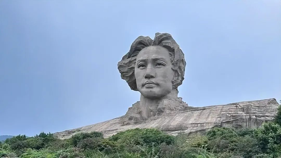 伟人强大的思想武器,令美国恐惧,警惕:培植内鬼“稀释”中国