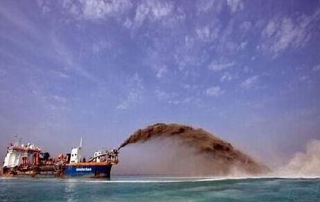 永暑礁长大了,110艘不沉的航空母舰震慑中国南海