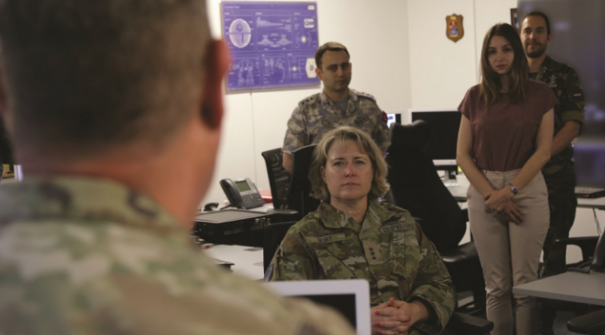 拨款金额惊人,美国拿出史上最高国防预算!中国要做好最坏打算