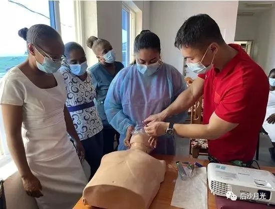 美国后院,中国的这两个好朋友要开战?