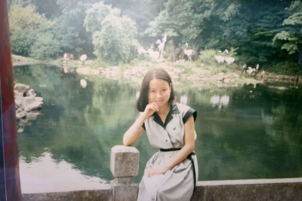 中国打工妹闯美国,救活一个小镇