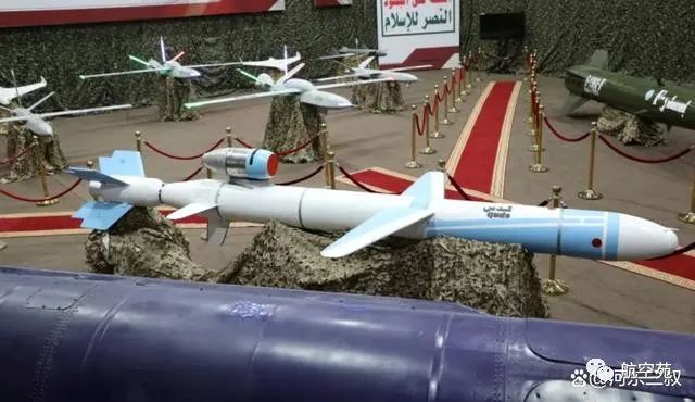 美军和胡塞武装正面交火,舰载直升机出动,击沉3船无人生还