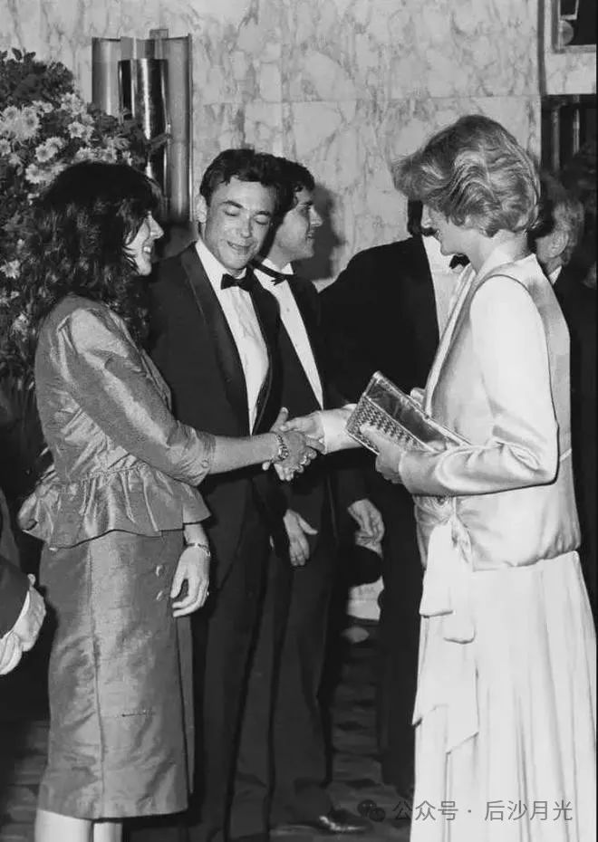 “萝莉岛事件”三个犹太掌柜,只有她还没死!