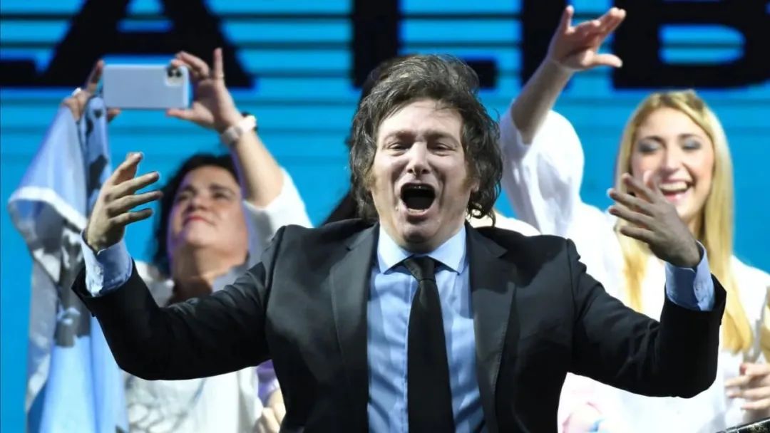 从世界首富到失信破落户，阿根廷为何一手好牌打得稀烂，疯狂的米莱又为什么能上台？