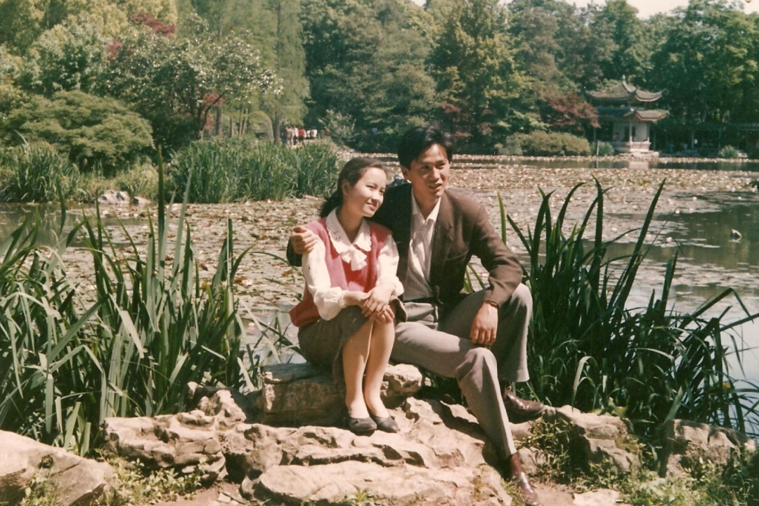 中国打工妹闯美国,救活一个小镇