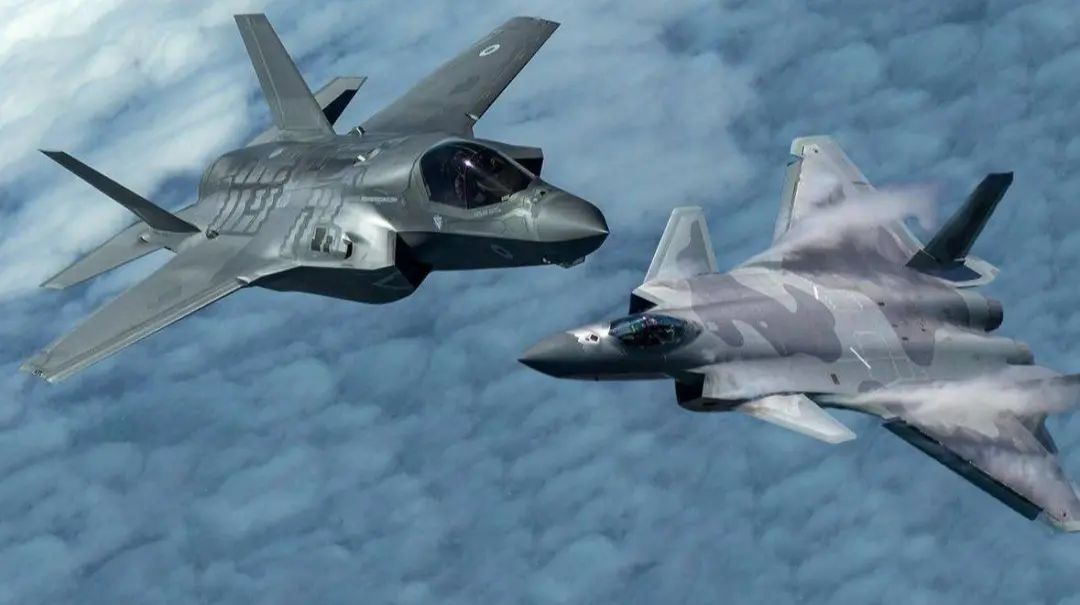 歼20上演大象漫步！首尾相连一眼望不到头，对外透露三大重要信号