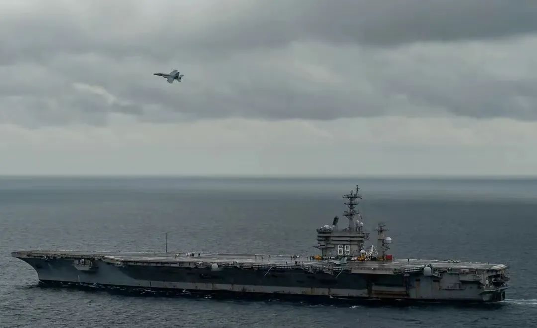 不打胡塞，美军在西太集结三艘航母是觉察到了解放军有动手的迹象？