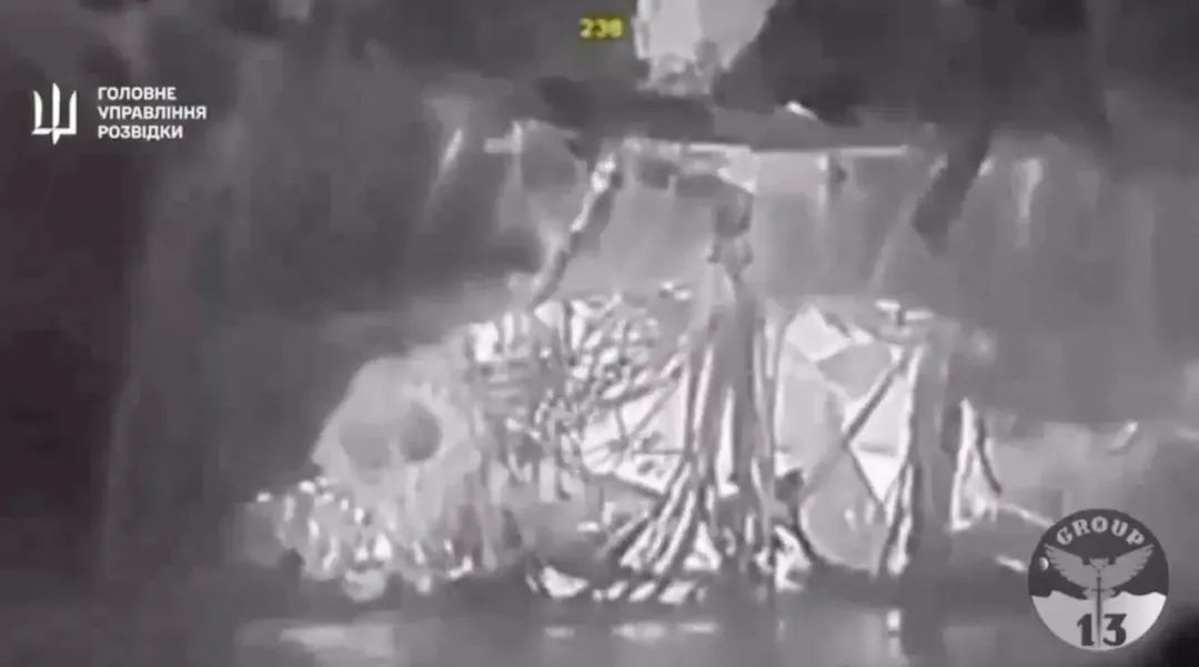 12艘无人艇“狼群攻击”!俄军舰剧烈爆炸,被乌克兰击沉!给中国海军也上了一课? 12艘无人艇“狼群攻击”!俄军舰剧烈爆炸,被乌克兰击沉!给中国海军也上了一课?