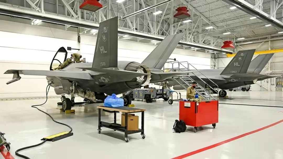 美军拒绝收货，洛马仓库全新F35超百架！美国亚洲部署计划被打乱