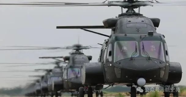 直-20舰载型直升机服役，海军实力大幅提升，能否超越黑鹰呢？