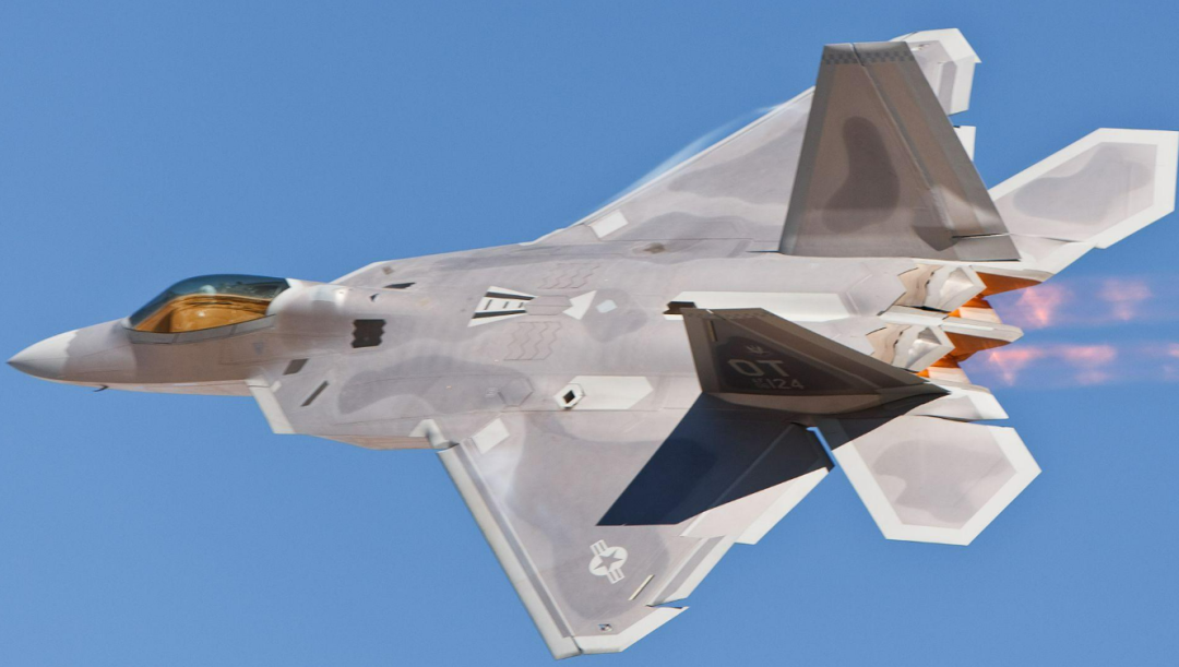 新隐身轰炸机对决！中国轰-20力压美国B-21