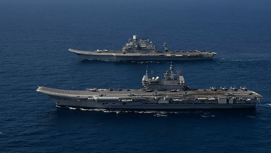 印度不装了?出动双航母拉拢美俄,秀肌肉给谁看? 印度不装了?出动双航母拉拢美俄,秀肌肉给谁看?