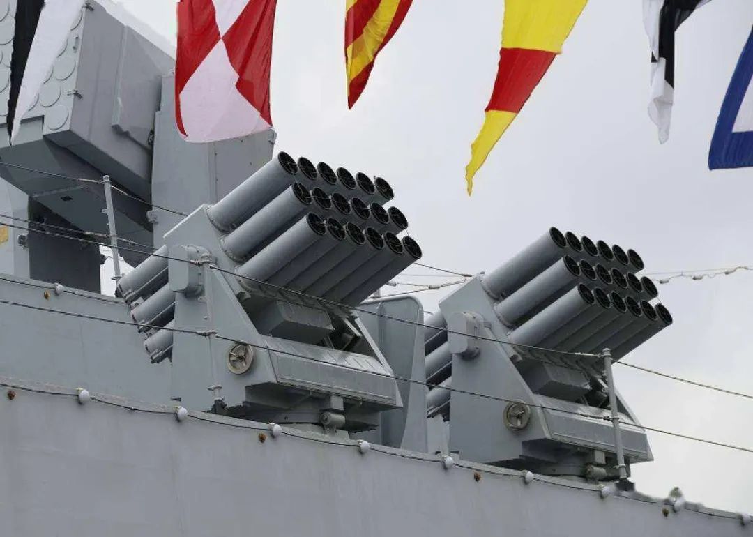 12艘无人艇“狼群攻击”!俄军舰剧烈爆炸,被乌克兰击沉!给中国海军也上了一课? 12艘无人艇“狼群攻击”!俄军舰剧烈爆炸,被乌克兰击沉!给中国海军也上了一课?