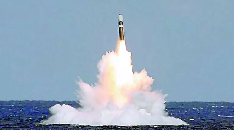 全球都在嘲笑英国核导弹! 全球都在嘲笑英国核导弹!