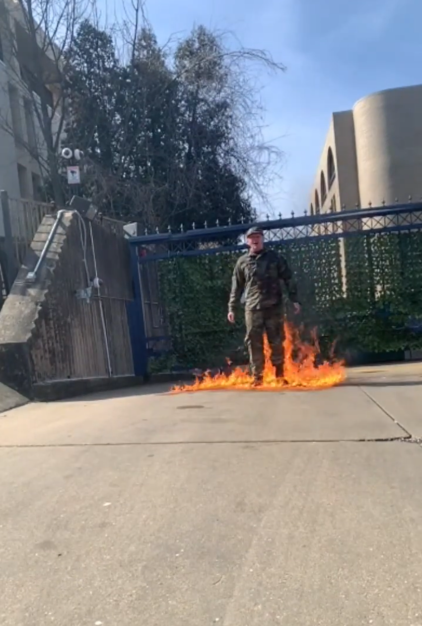 美军士兵自F抗议以色列,外媒春秋笔法,某新回避不报 美军士兵自F抗议以色列,外媒春秋笔法,某新回避不报