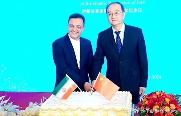 美伊从盟友变仇敌!伊朗变天45周年(较长) 美伊从盟友变仇敌!伊朗变天45周年(较长)